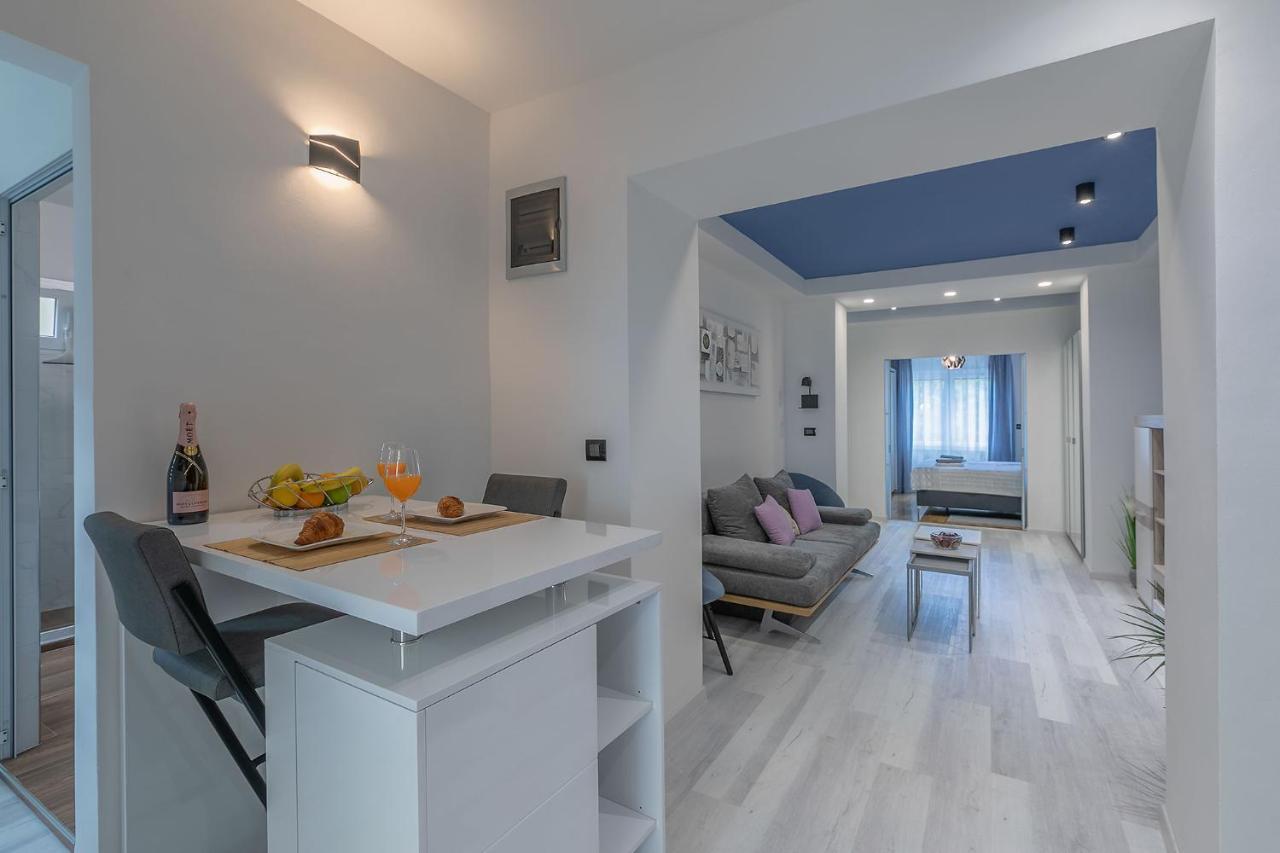 Arena Blue Dream - Modern Apartment With Terrace Pula Buitenkant foto